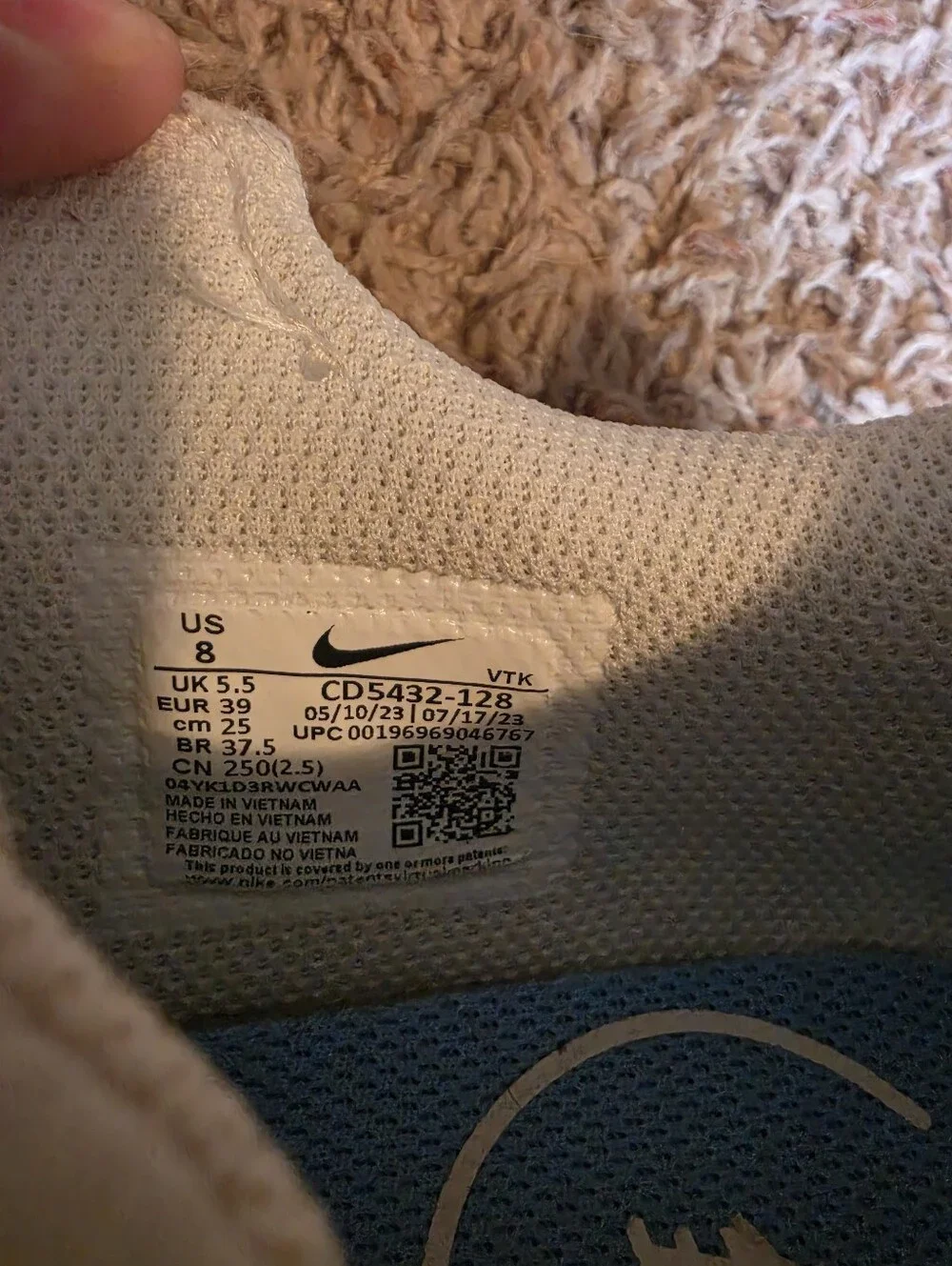 Women's Nike Air Max, White And Light Blue, Size 8